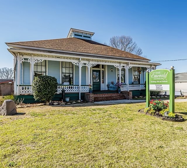 Tea Time with Mandy: The Emerald Chandelier Tea&nbsp;Room